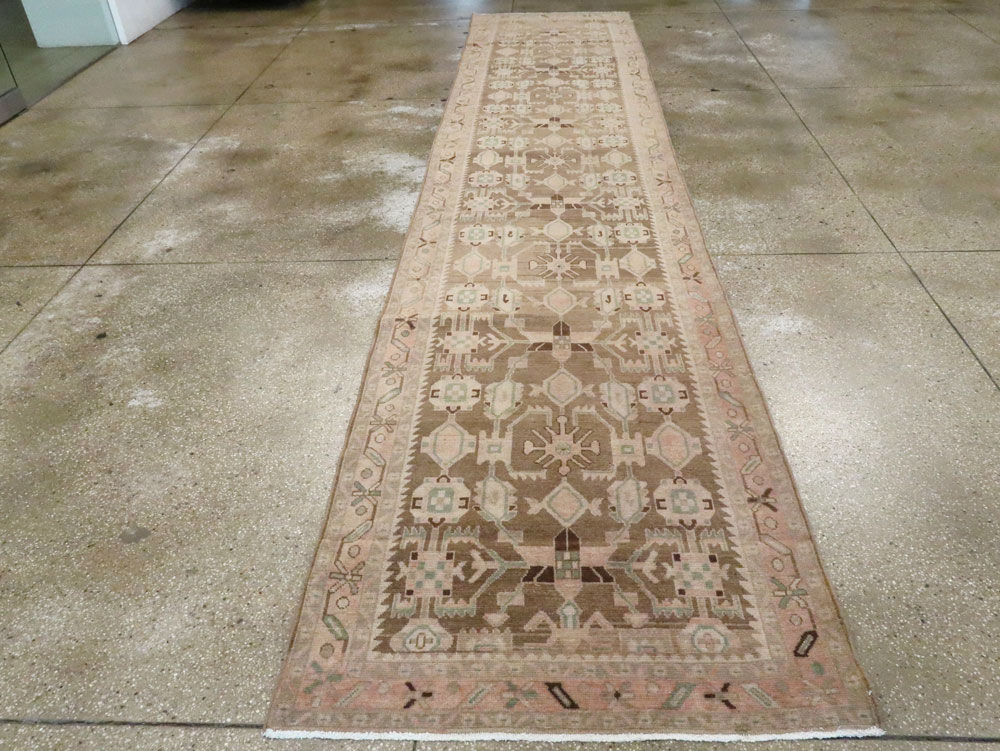 Vintage Persian Malayer Runner, No.23561 - Galerie Shabab