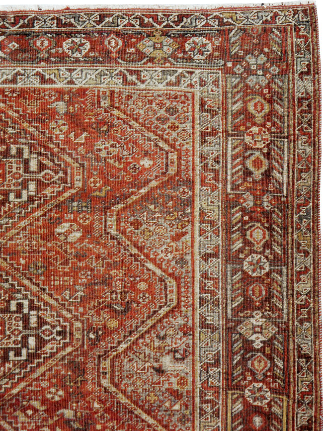 Antique Persian Shiraz Rug, No.23575 - Galerie Shabab