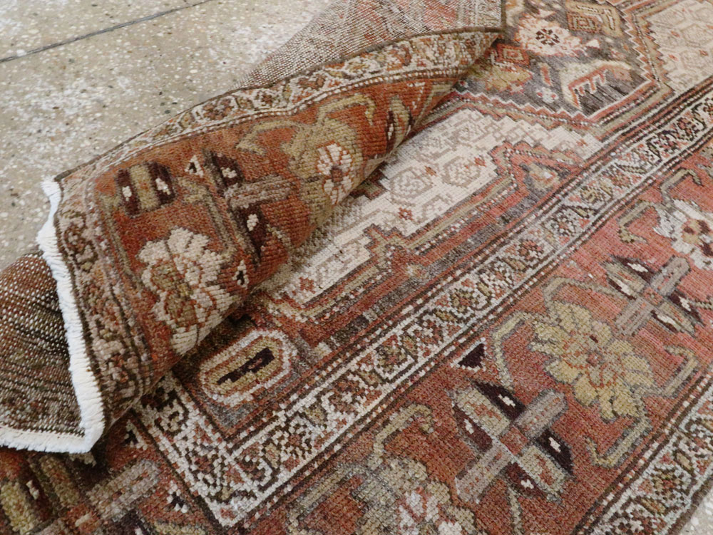 Vintage Persian Malayer Runner, No.23594 - Galerie Shabab