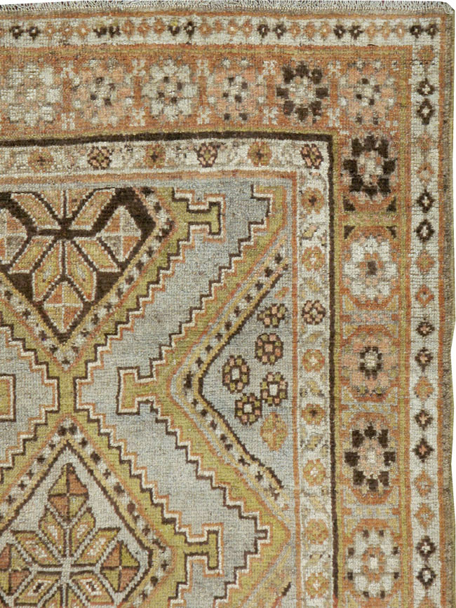 Antique Persian Kurdish Rug, No.23609 - Galerie Shabab