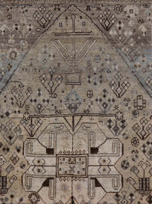 Antique Shiraz Persian Rug, No.23610 - Galerie Shabab