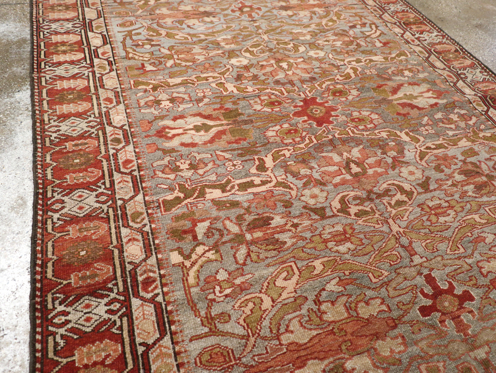 Antique Persian Bakhtiari Gallery Carpet, No.23613 - Galerie Shabab