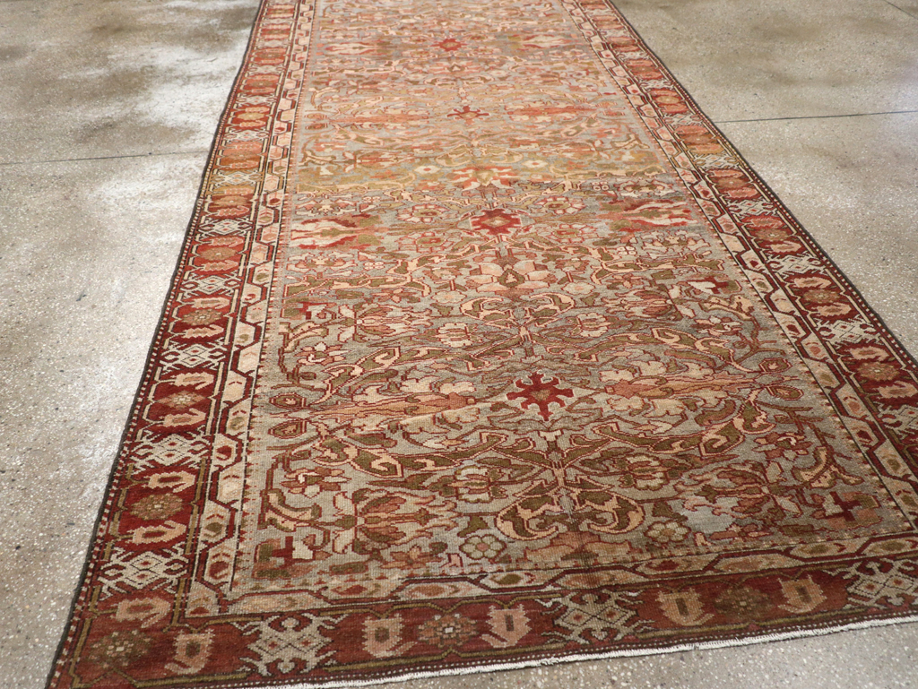 Antique Persian Bakhtiari Gallery Carpet, No.23613 - Galerie Shabab
