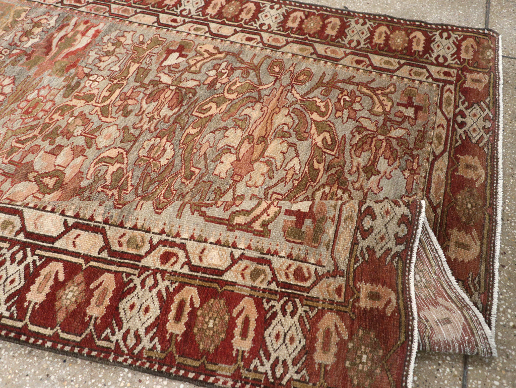 Antique Persian Bakhtiari Gallery Carpet, No.23613 - Galerie Shabab