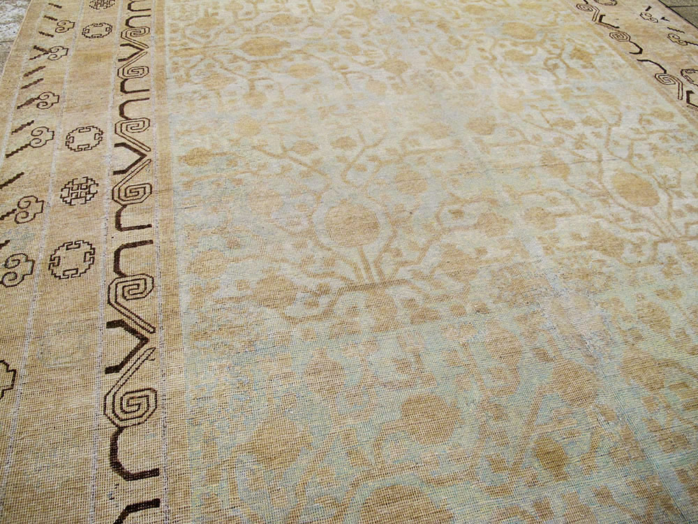 Vintage East Turkestan Khotan Gallery Carpet, No.23621 - Galerie Shabab