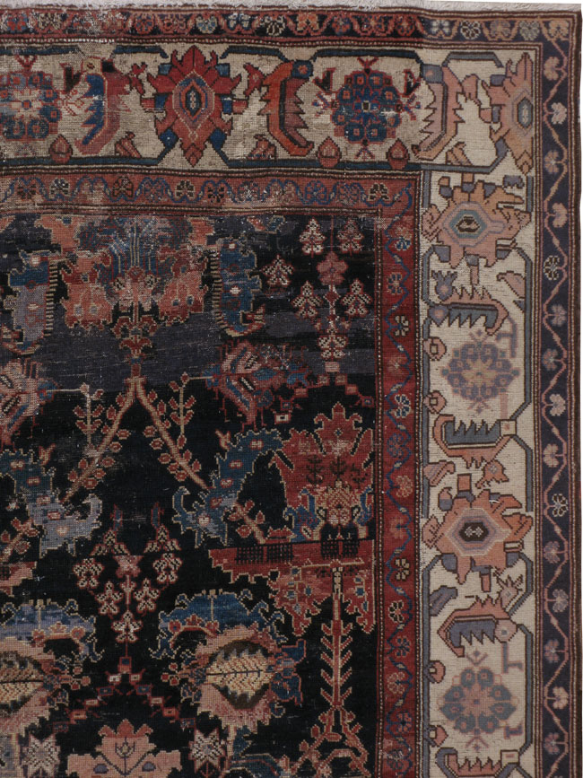 Antique Bakhtiari Carpet, No.23632 - Galerie Shabab