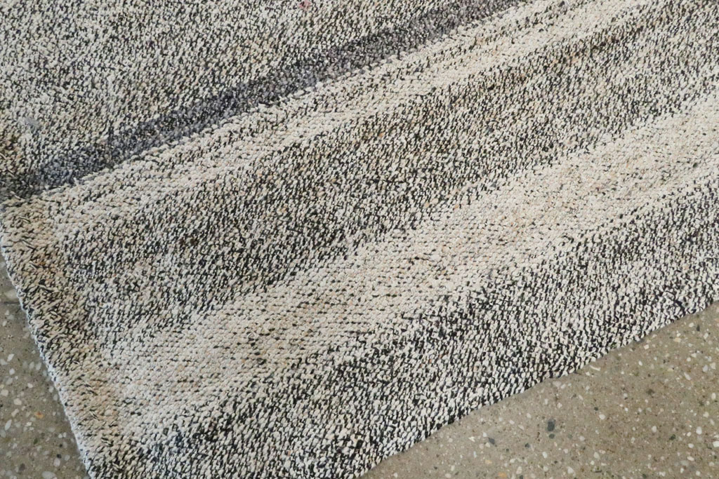 Vintage Turkish Kilim runner, No.23645 - Galerie Shabab