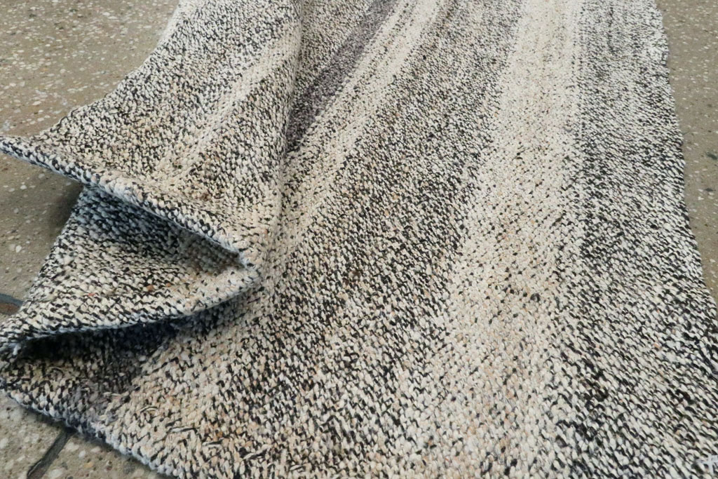 Vintage Turkish Kilim runner, No.23645 - Galerie Shabab