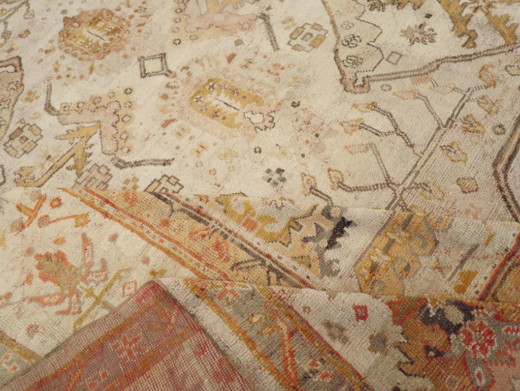 Antique Turkish Oushak Carpet, No.23653 - Galerie Shabab