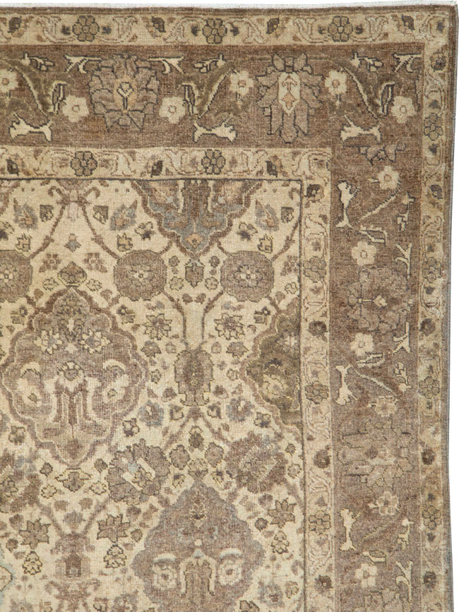 Antique Persian Tabriz Rug, No.23654 - Galerie Shabab