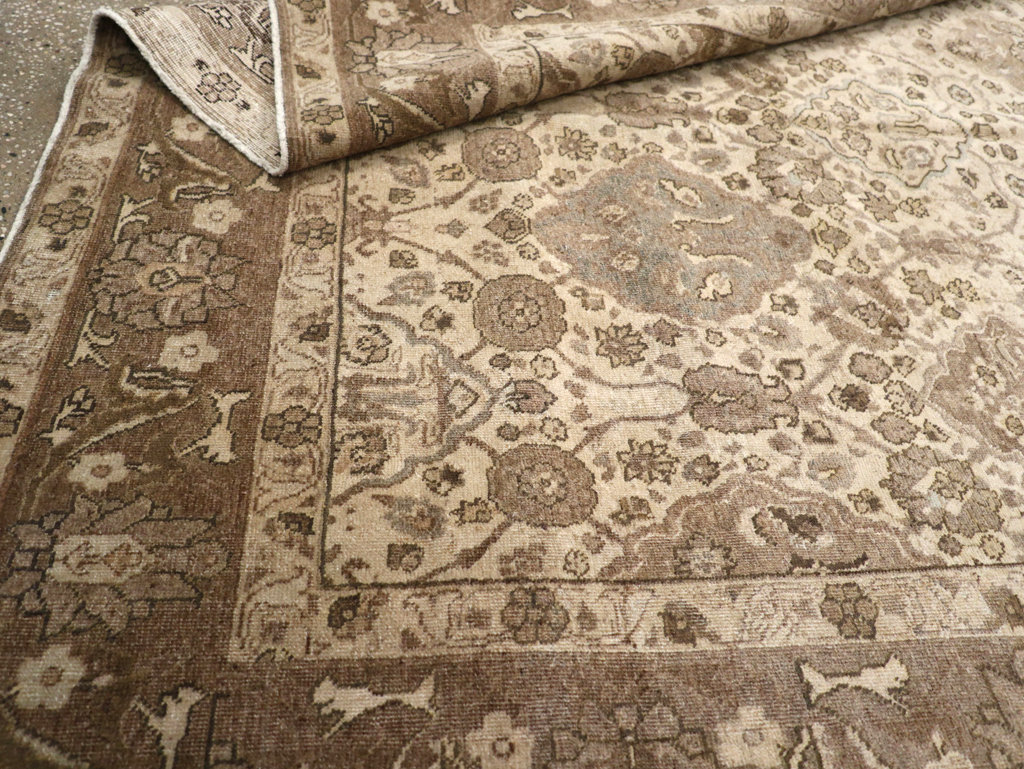 Antique Persian Tabriz Rug, No.23654 - Galerie Shabab