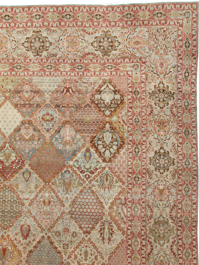 Vintage Persian Qazvin Carpet, No.23657 - Galerie Shabab