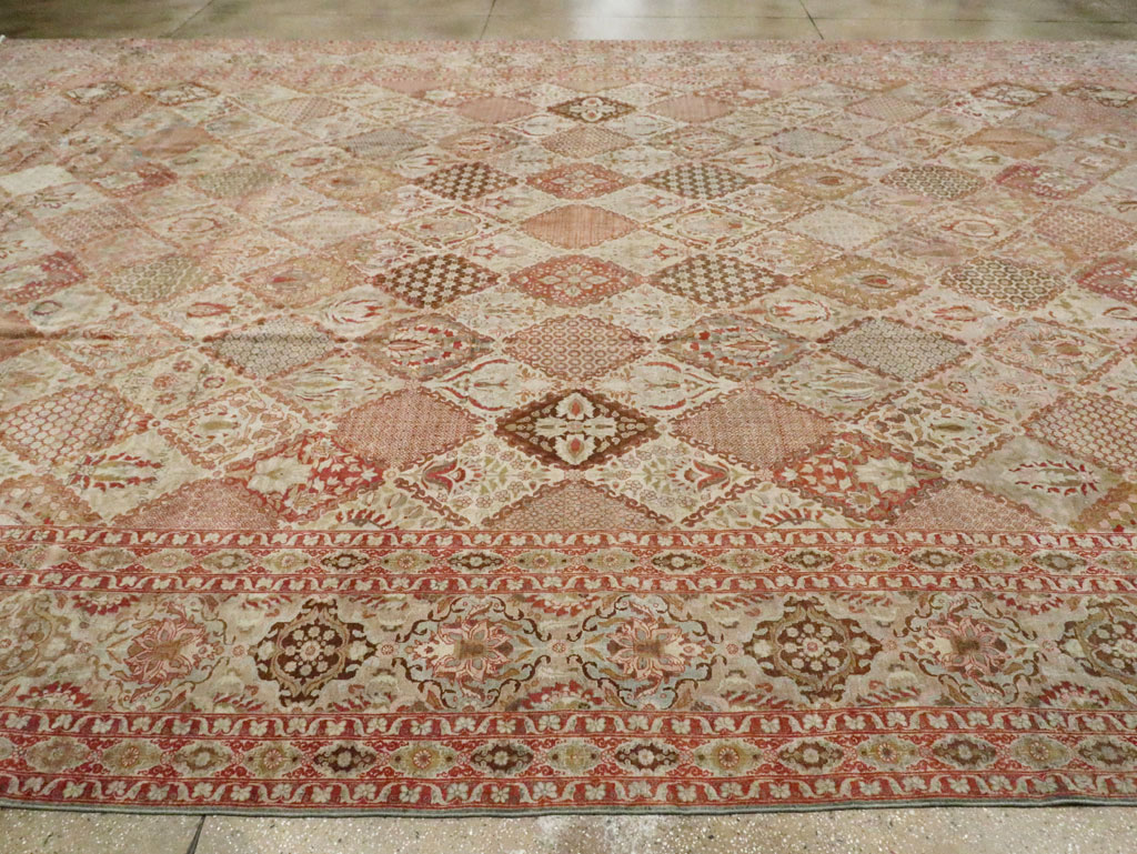 Vintage Persian Qazvin Carpet, No.23657 - Galerie Shabab