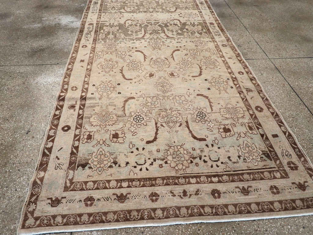 Vintage Persian Malayer Gallery Carpet, No.23668 - Galerie Shabab