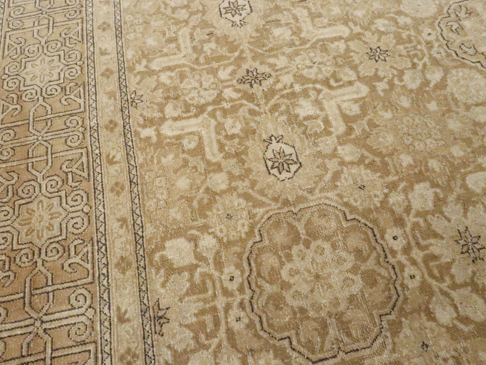 Antique Persian Tabriz Rug, No.23671 - Galerie Shabab