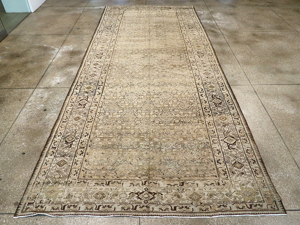 Vintage Persian Malayer Gallery Carpet, No.23764 - Galerie Shabab