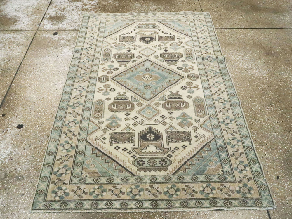 Vintage Persian Ardebil Rug, No.23782 - Galerie Shabab