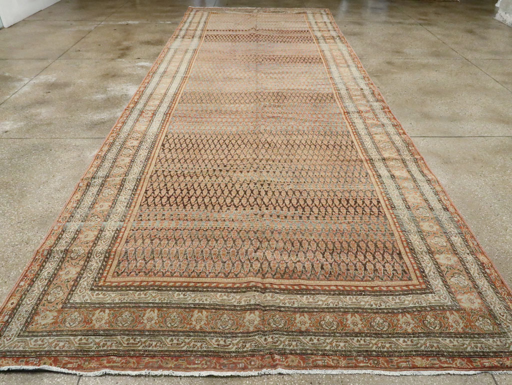 Antique Persian Malayer Gallery Carpet, No.23786 - Galerie Shabab