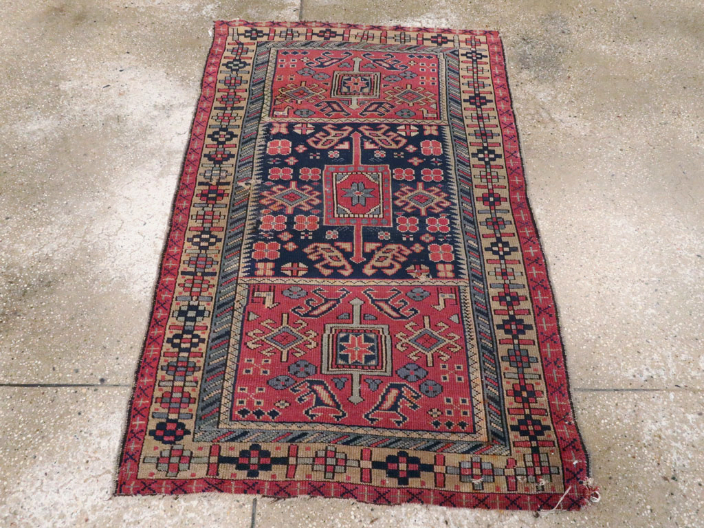 Vintage Turkish Anatolian Distressed Rug, No.23788 - Galerie Shabab