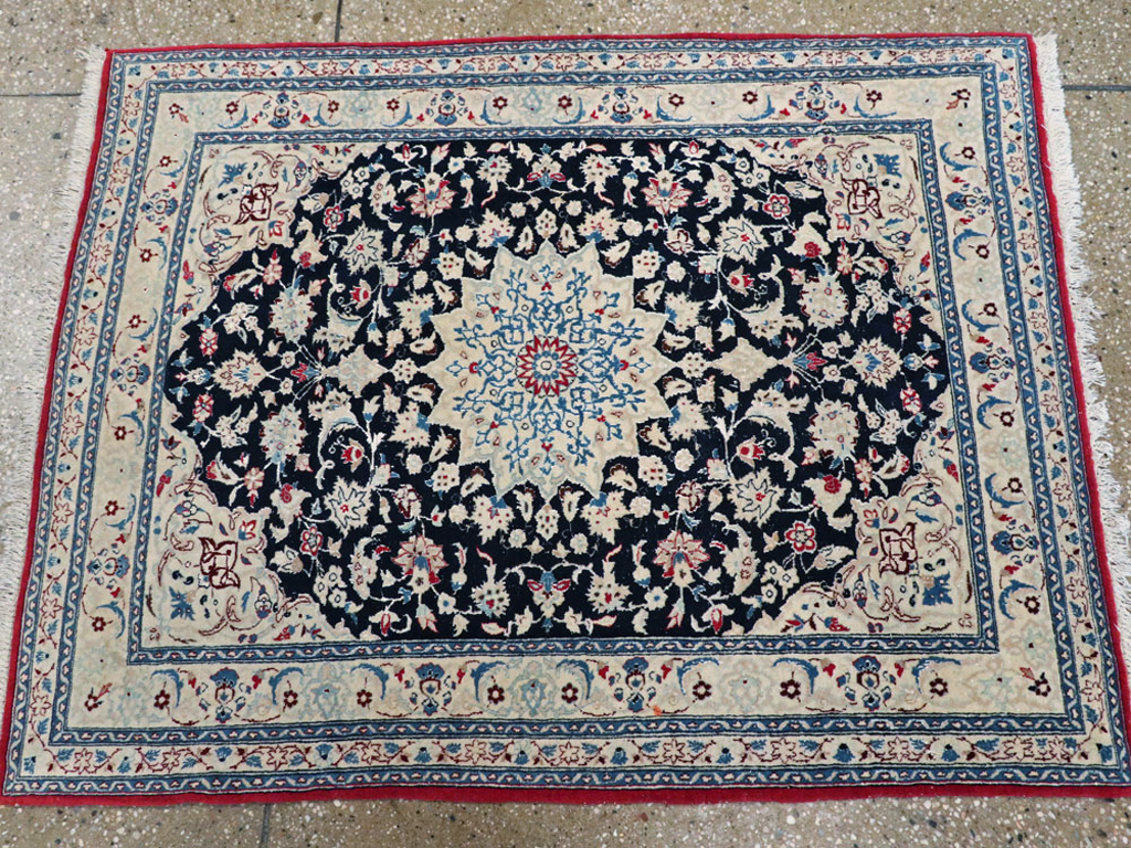 Vintage Persian Nain Rug, No.23799 - Galerie Shabab