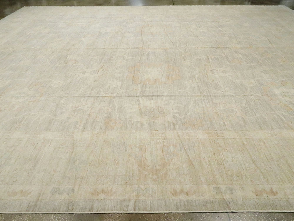 Vintage Turkish Oushak Carpet, No.23802 - Galerie Shabab