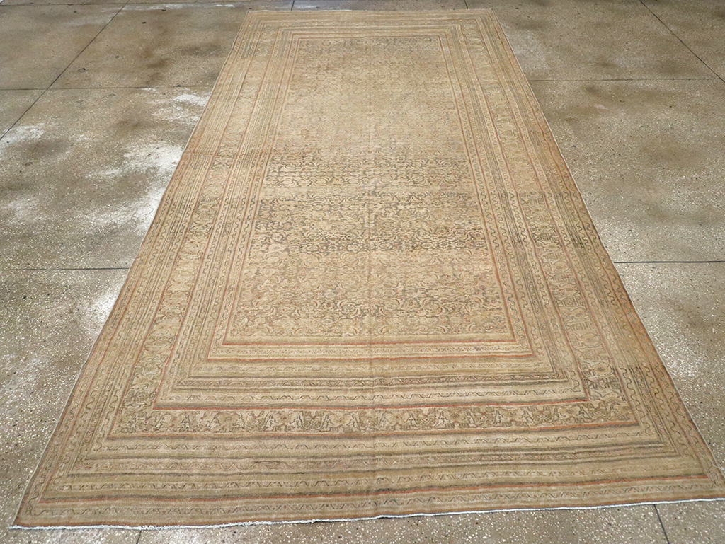 Antique Persian Dorokhsh Gallery Carpet, No.23813 - Galerie Shabab