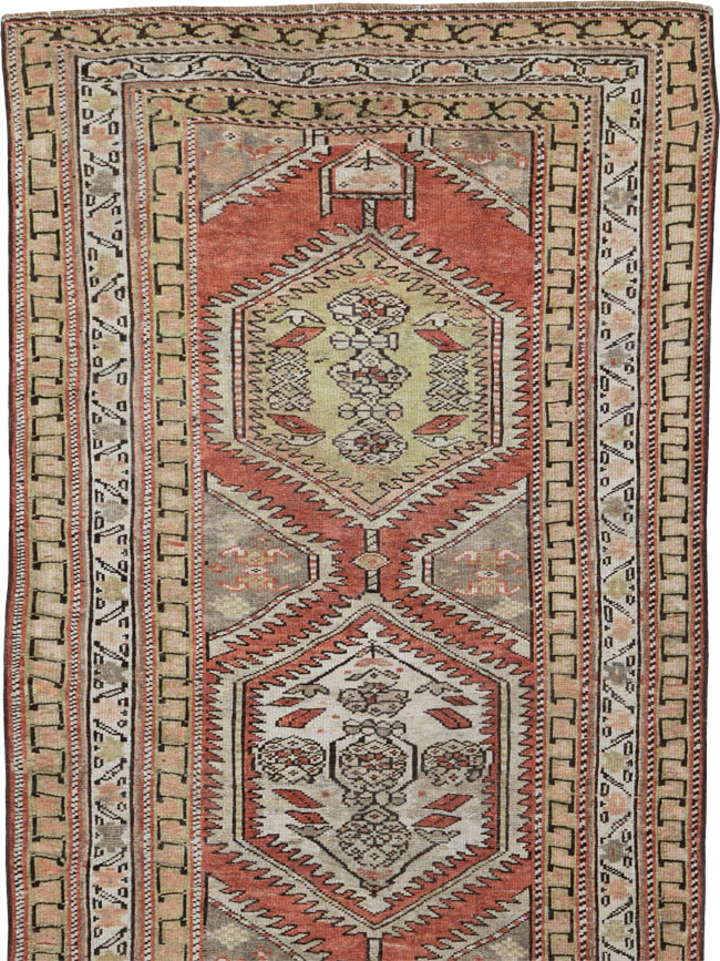 Antique Persian Malayer Runner, No.23814 - Galerie Shabab