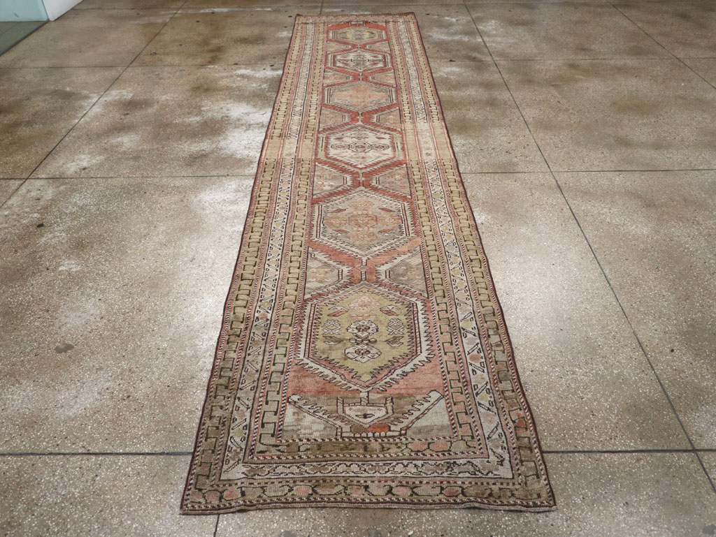Antique Persian Malayer Runner, No.23814 - Galerie Shabab