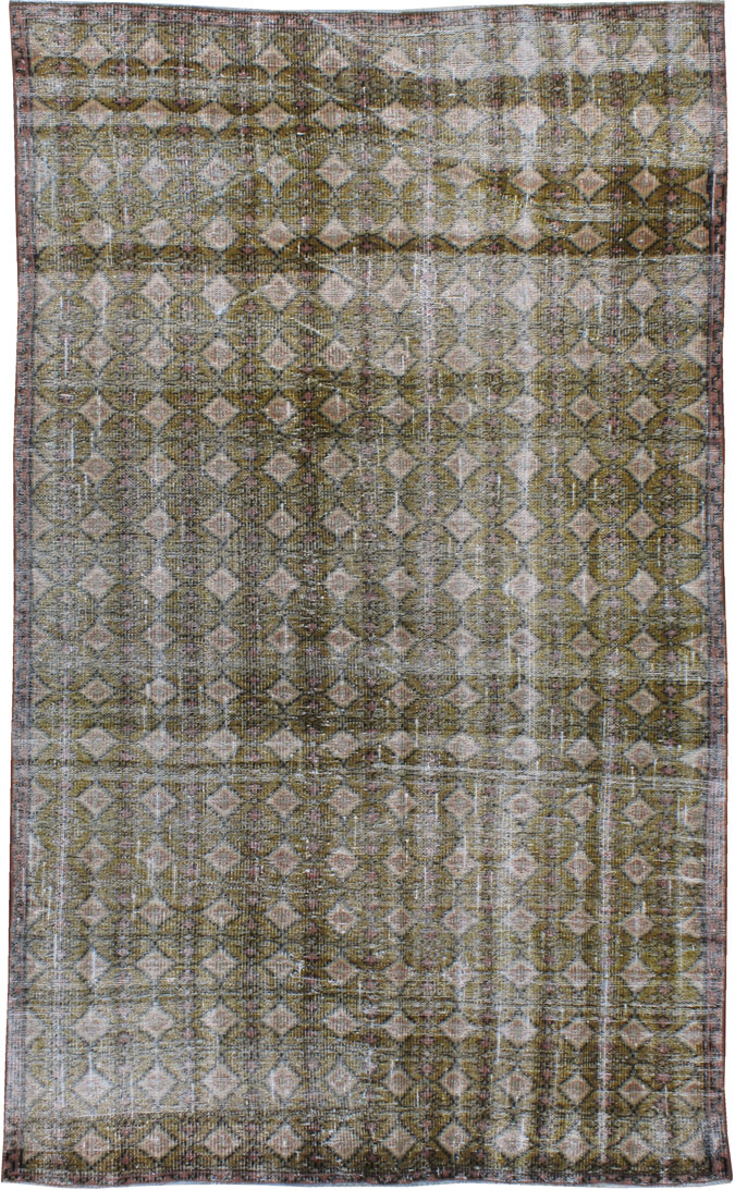 Distressed Vintage Anatolian Rug, No.23824 - Galerie Shabab