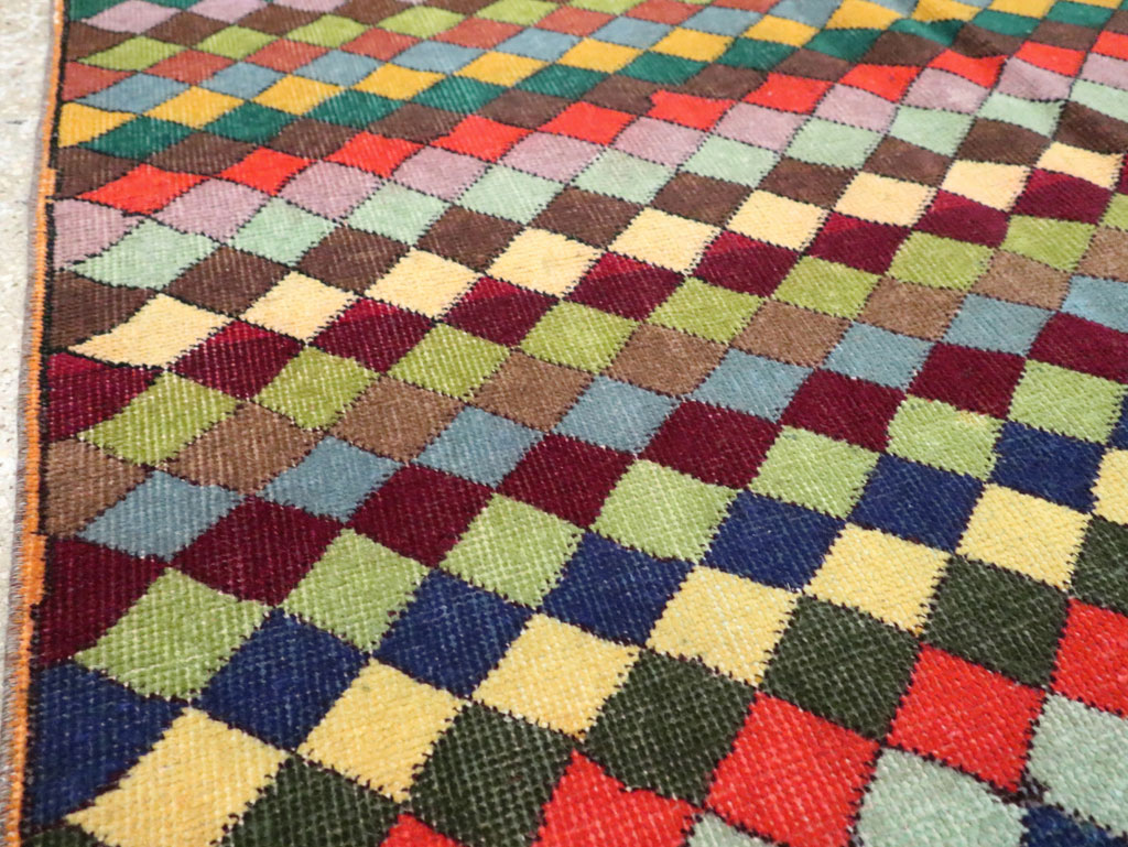 Vintage Turkish Anatolian Accent Rug, No.23825 - Galerie Shabab