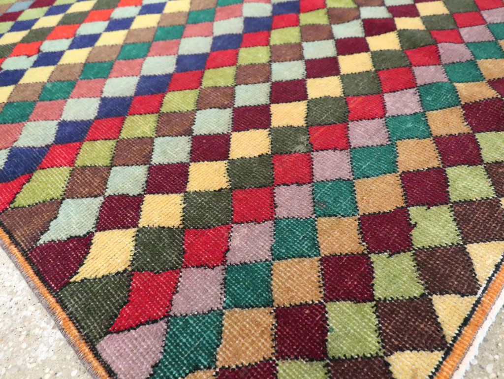 Vintage Turkish Anatolian Accent Rug, No.23825 - Galerie Shabab