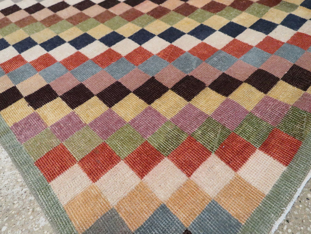 Vintage Turkish Anatolian Accent Carpet, No.23827 - Galerie Shabab