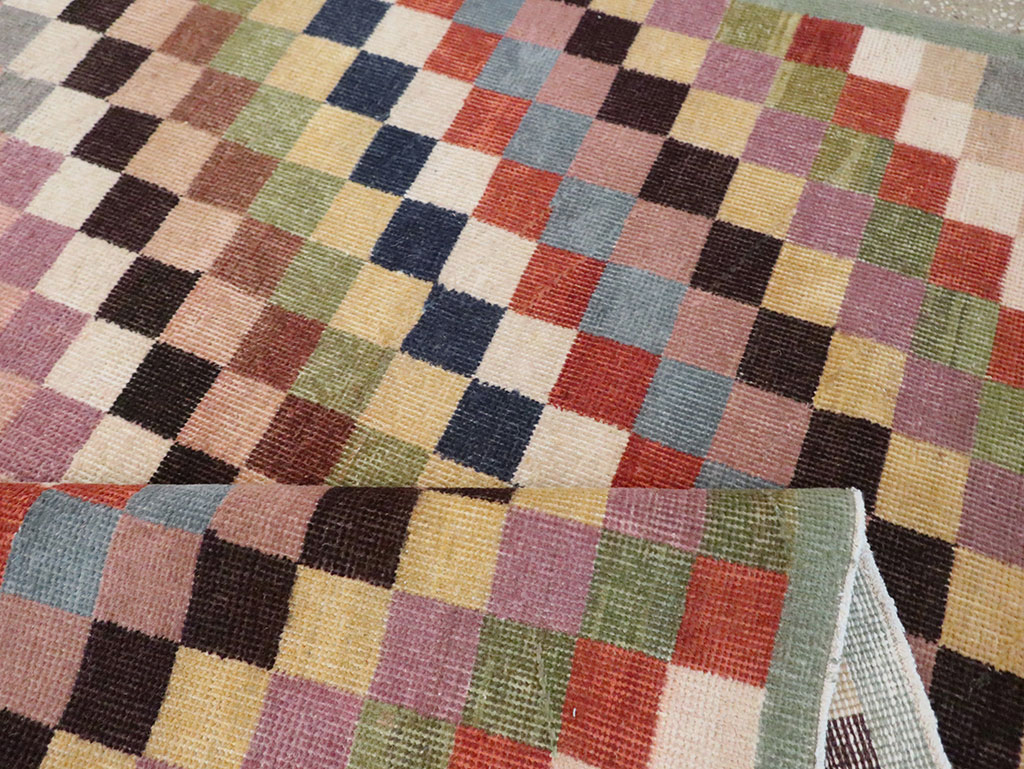 Vintage Turkish Anatolian Accent Carpet, No.23827 - Galerie Shabab