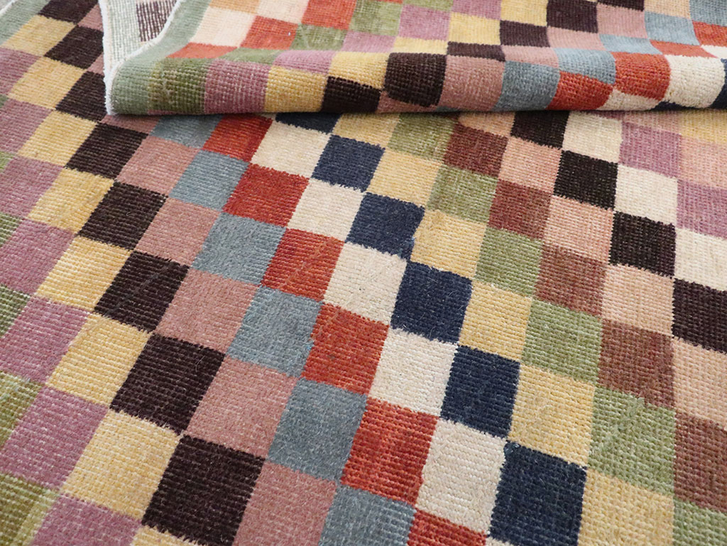 Vintage Turkish Anatolian Accent Carpet, No.23827 - Galerie Shabab