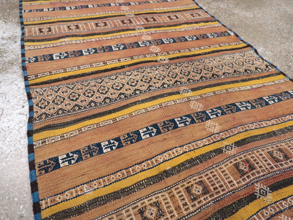 Vintage Persian Flatweave Kilim Runner, No.23856 - Galerie Shabab