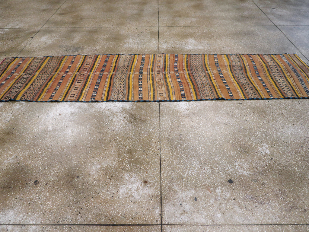 Vintage Persian Flatweave Kilim Runner, No.23856 - Galerie Shabab