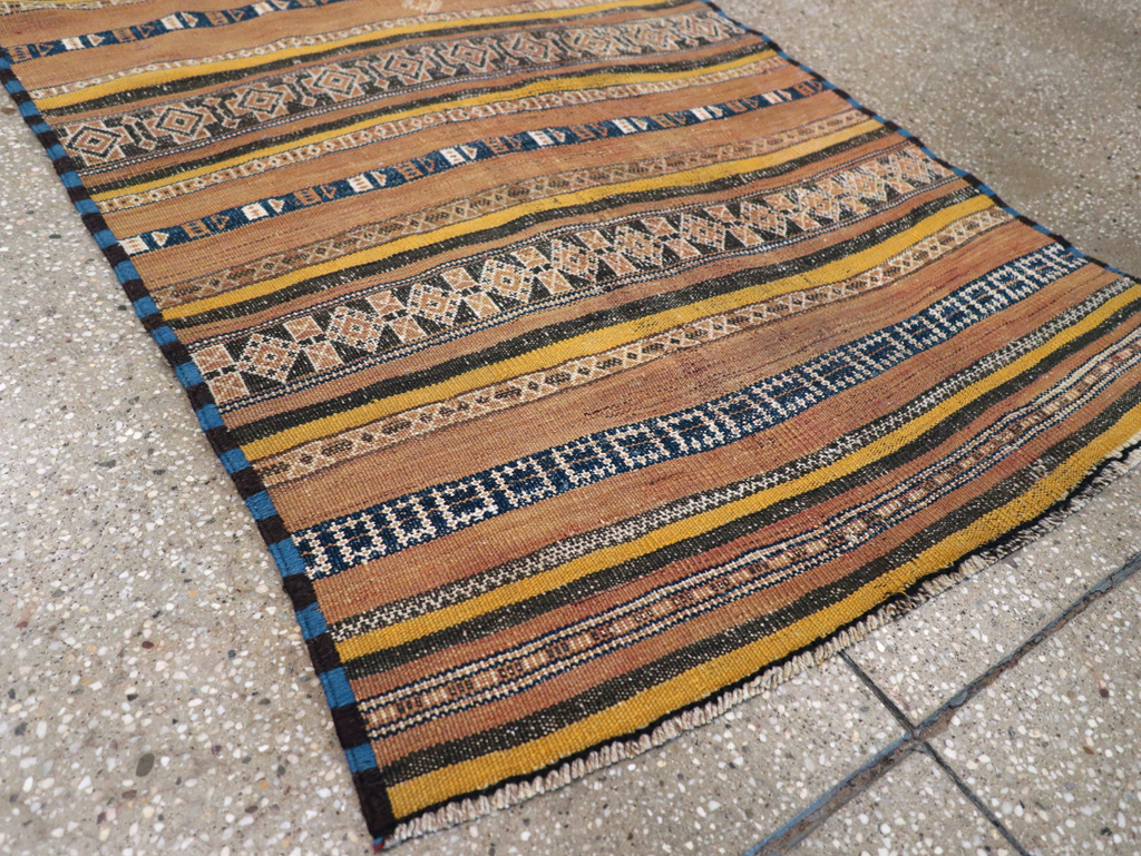 Vintage Persian Flatweave Kilim Runner, No.23856 - Galerie Shabab