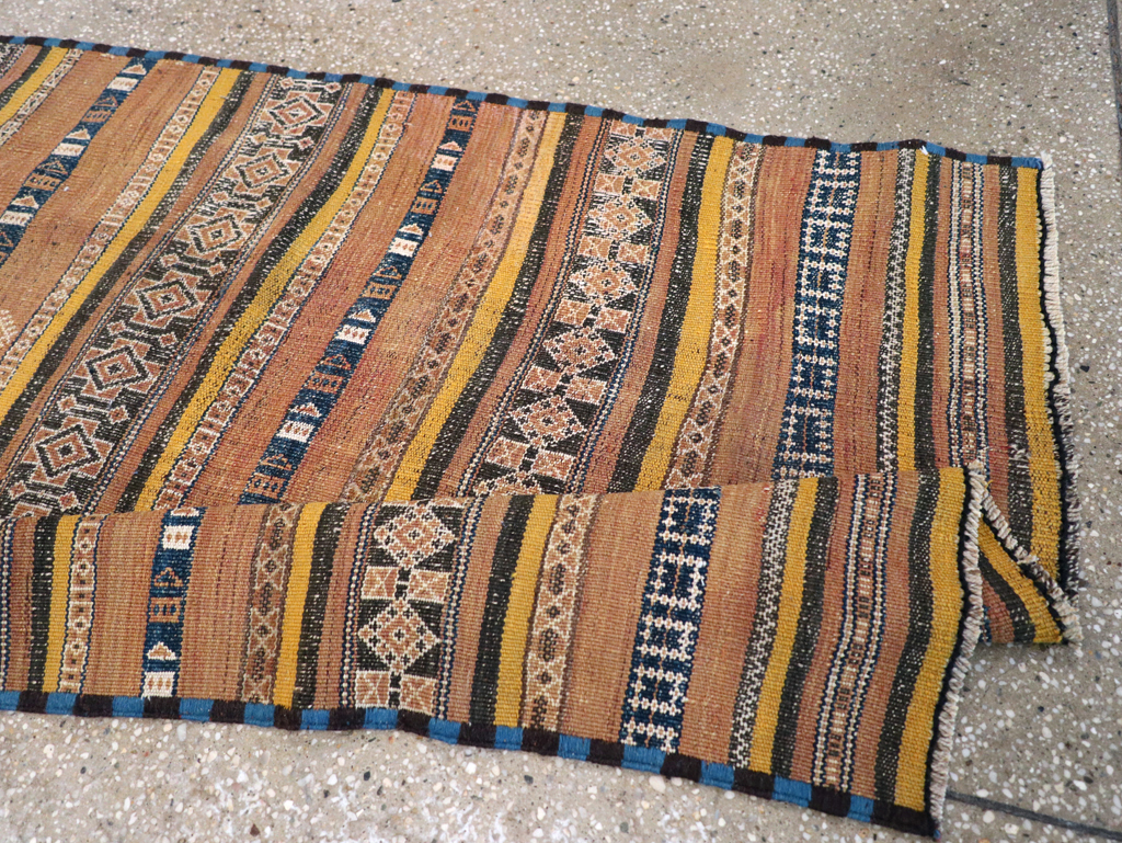 Vintage Persian Flatweave Kilim Runner, No.23856 - Galerie Shabab