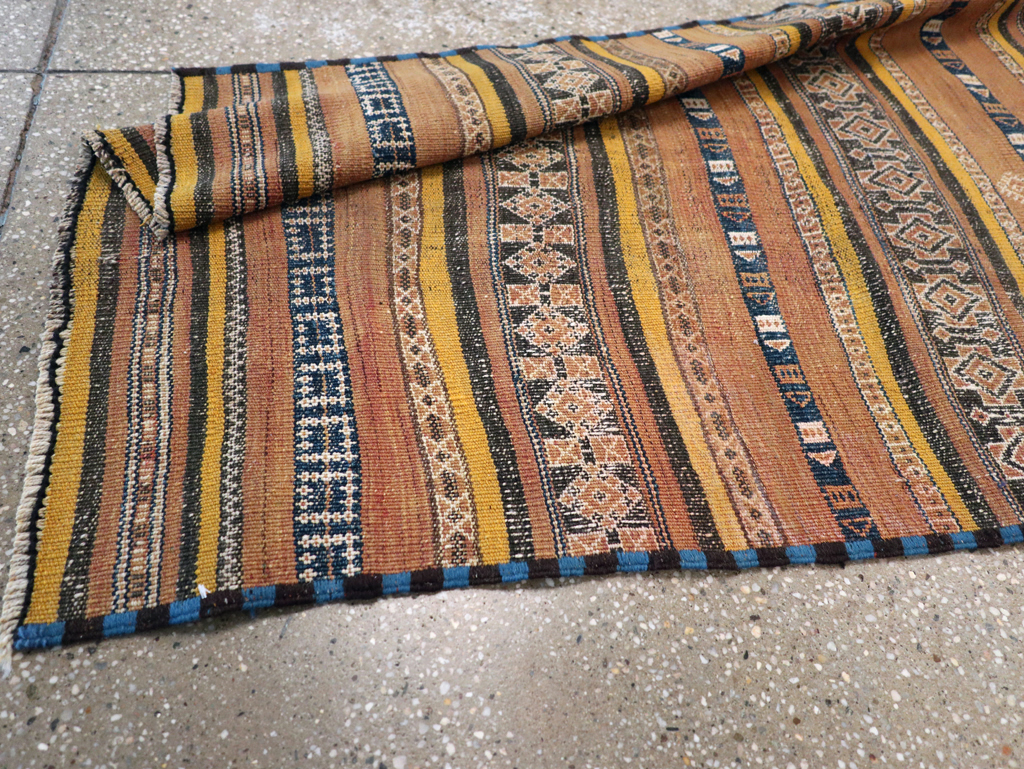 Vintage Persian Flatweave Kilim Runner, No.23856 - Galerie Shabab