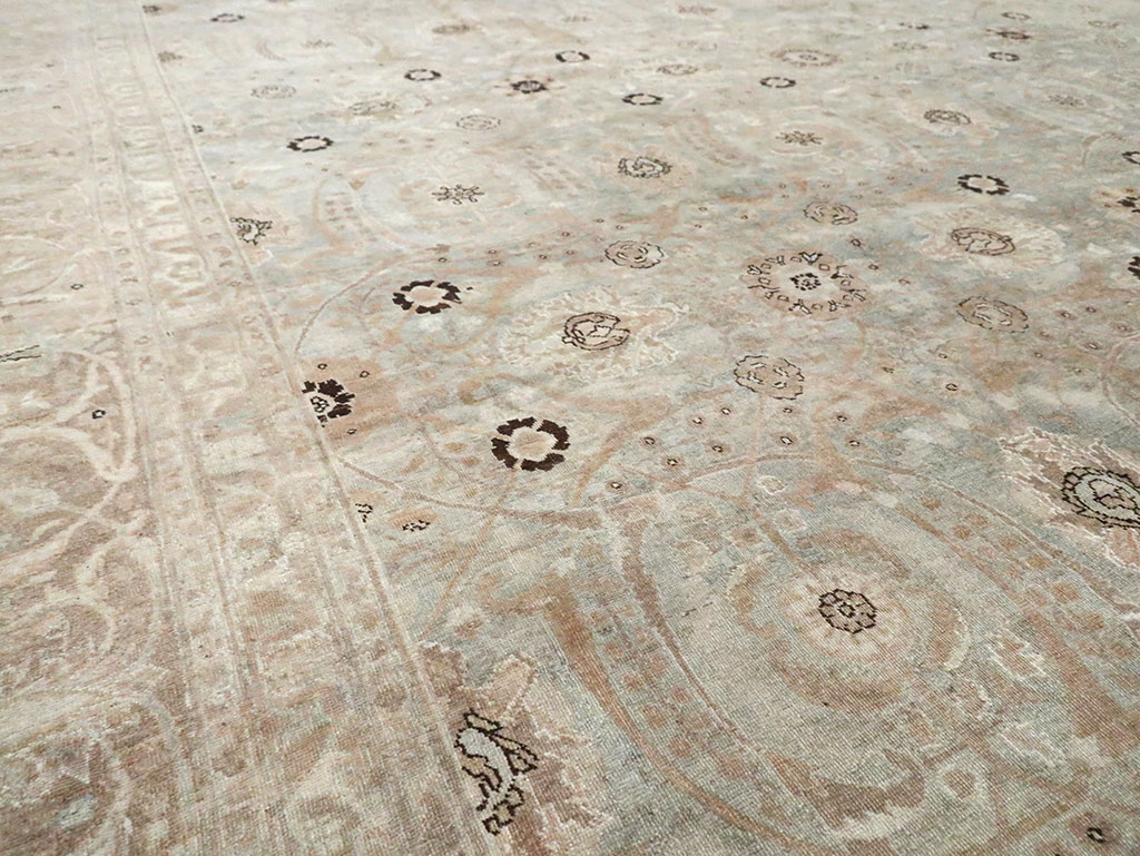 Antique Tabriz Persian Carpet, No.23907 - Galerie Shabab