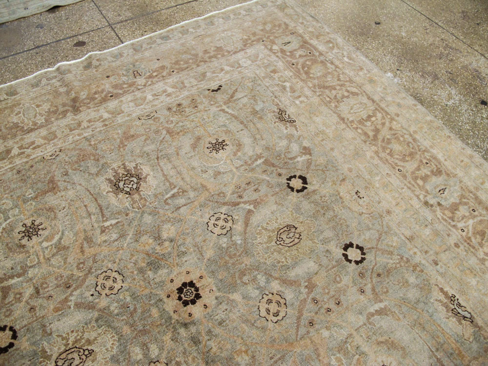 Antique Tabriz Persian Carpet, No.23907 - Galerie Shabab