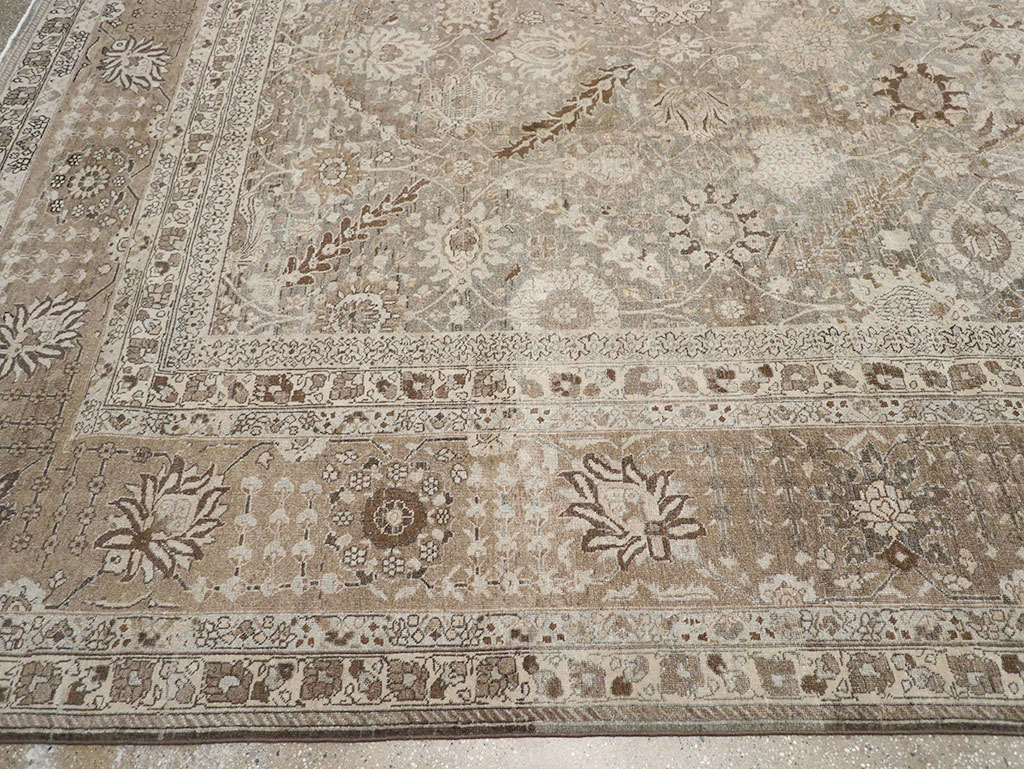 Antique Persian Tabriz Large Carpet, No.23918 - Galerie Shabab