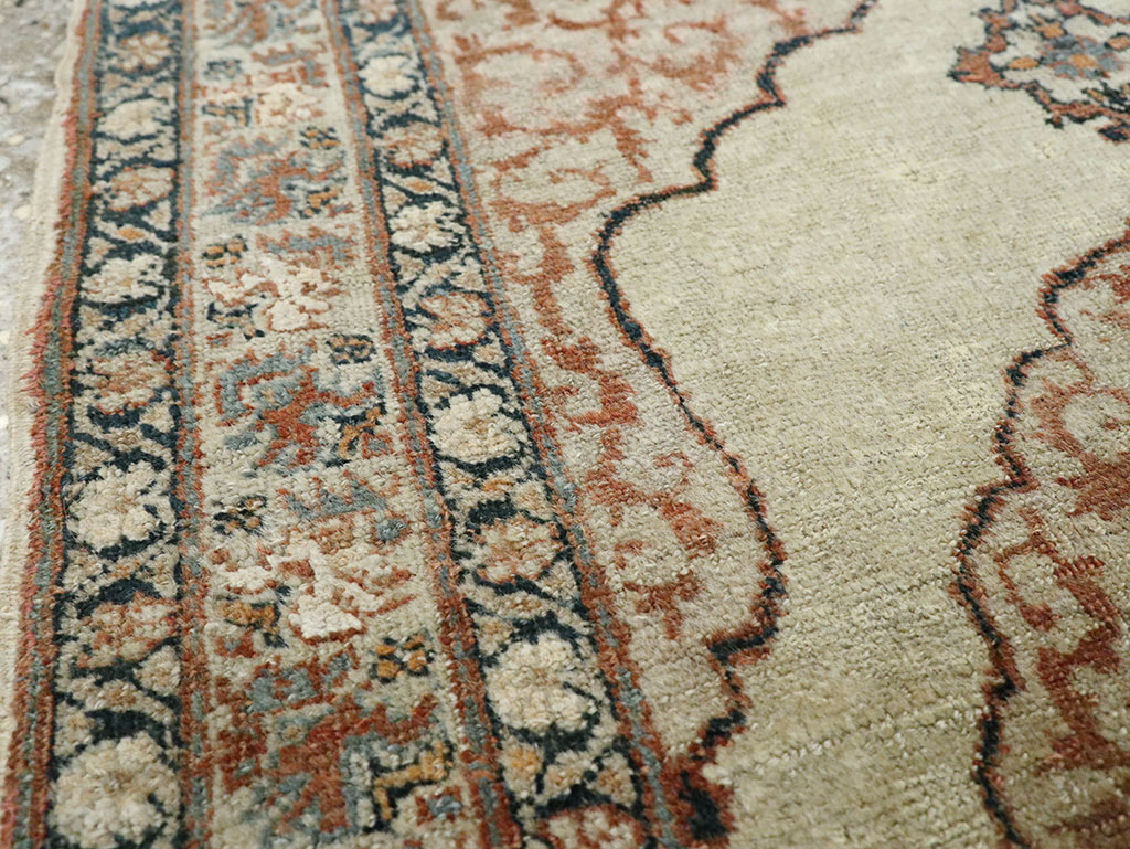 Antique Persian Tabriz Hagi Jalili Rug, No.23925 - Galerie Shabab