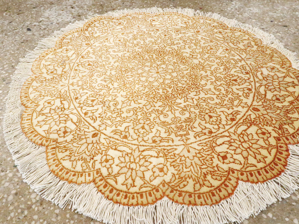 Modern Silk Persian Quom Round Throw Rug, No.23954 - Galerie Shabab