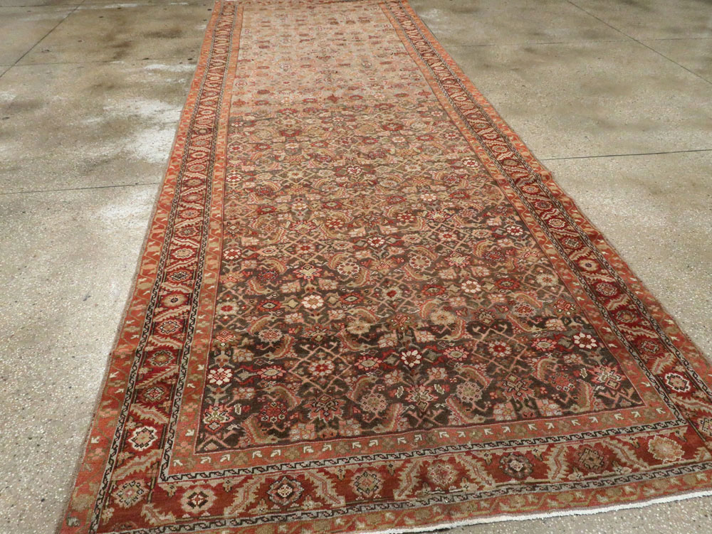 Antique Persian Malayer Gallery Carpet, No.23963 - Galerie Shabab