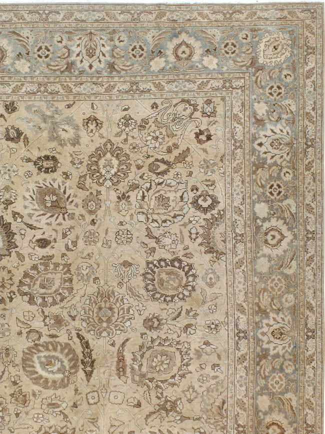 Antique Persian Tabriz Carpet, No.23968 - Galerie Shabab