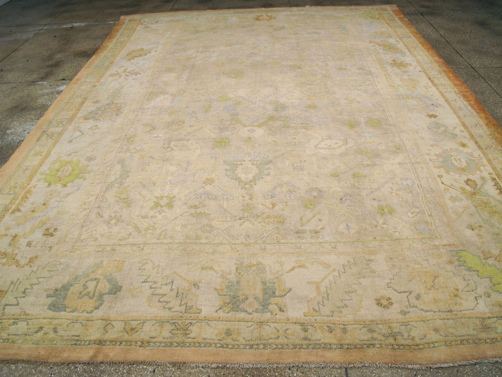 Antique Turkish Oushak Carpet, No.23978 - Galerie Shabab