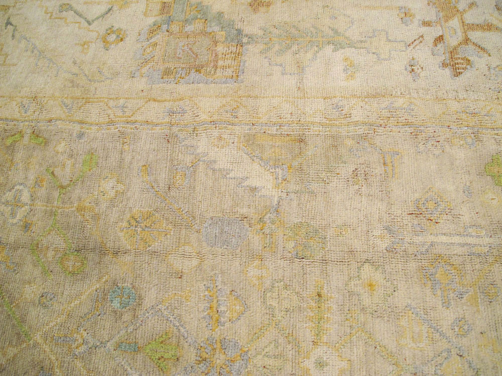 Antique Turkish Oushak Carpet, No.23978 - Galerie Shabab