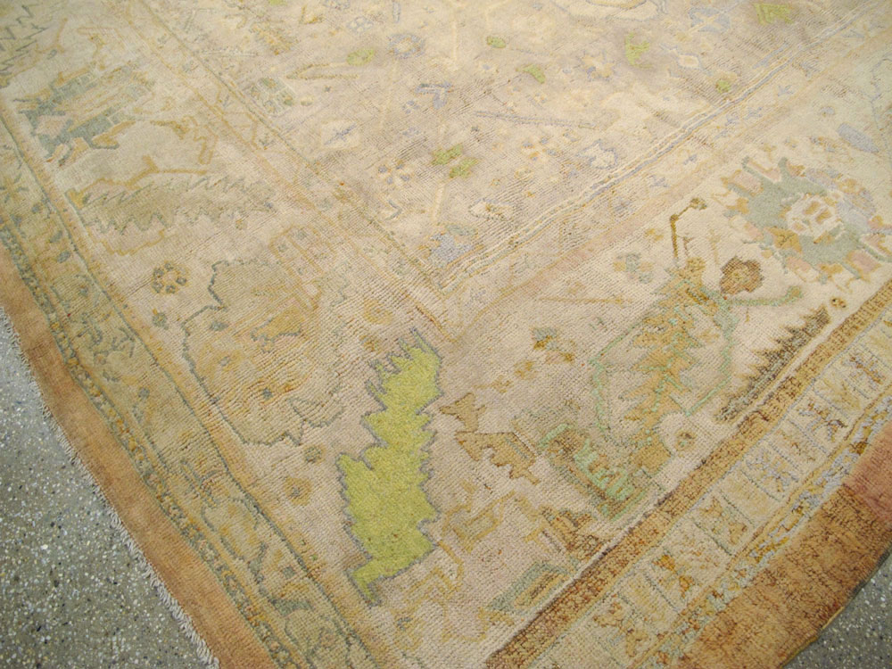 Antique Turkish Oushak Carpet, No.23978 - Galerie Shabab