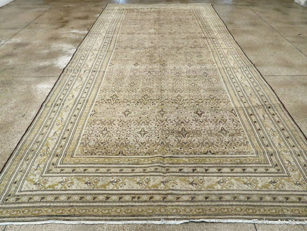Antique Persian Malayer Gallery Carpet, No.24000 - Galerie Shabab